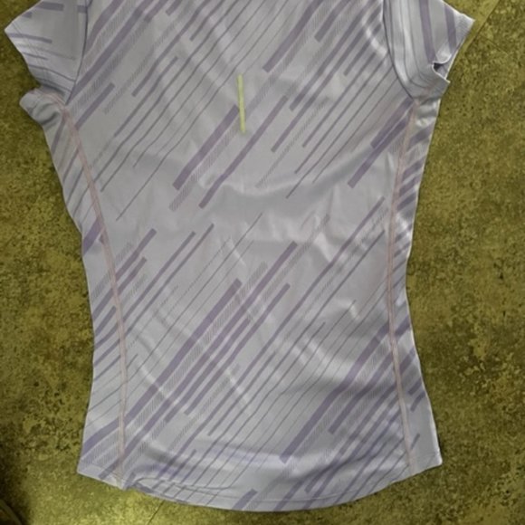 Nike Purple/Lilac Workout top - Size Small - Picture 2 of 2